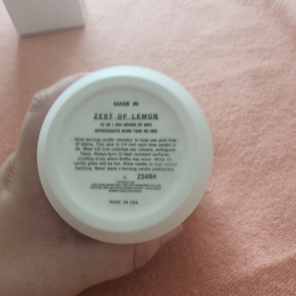 NIB Made In Lemon Zest Kitchen Candle - Picture 4 of 7